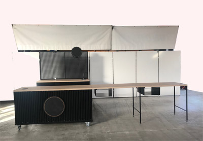 Eventbar Outdoortheke aus Aluminium mit Ansatztischen zerlegbar Werbeschilder Rckwand Lochblechtafel