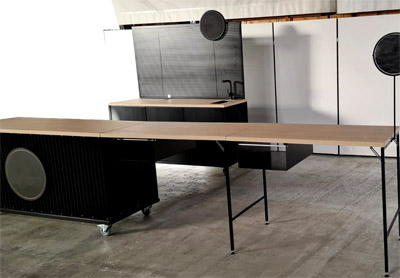 Eventbar Outdoortheke aus Aluminium mit Ansatztischen zerlegbar Werbeschilder Rckwand Lochblechtafel