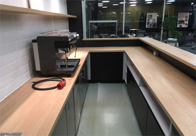 Thekenumbau mit Einbauten, Ausschankbereich neue Oberflche